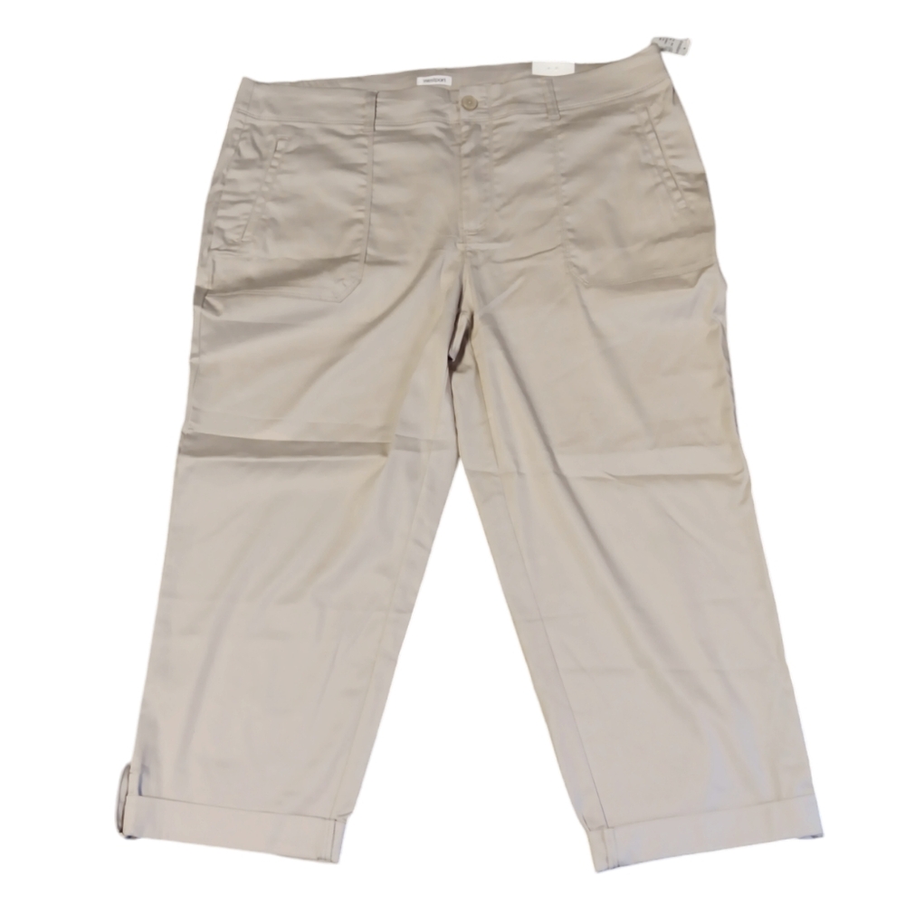 NEW !!! WESTPORT WOMEN'S SIZE 16W KHAKI CHINO CAPRIS.